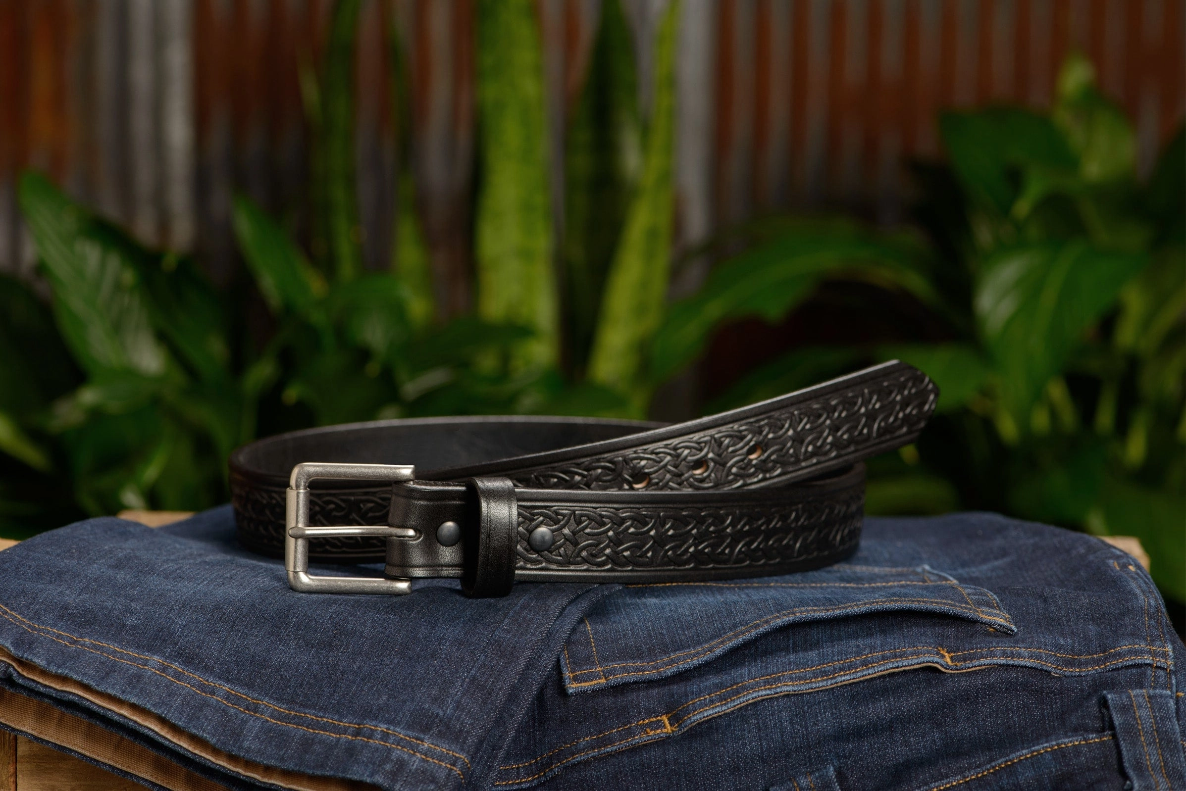 The Maverick: Men's Black Celtic Leather Belt 1.50"